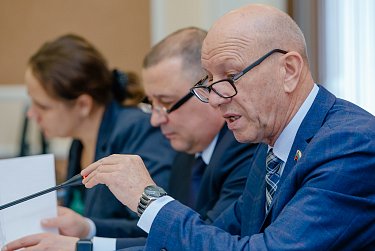 Деньги на образование, культуру и спорт